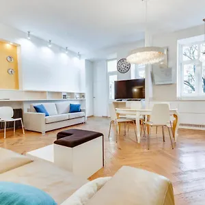  Apartment And Luxurious Beethovnova